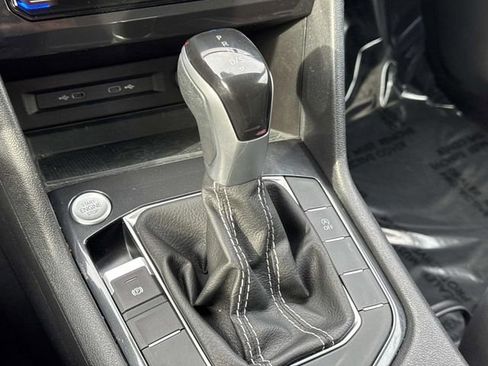 Used 2023 Volkswagen Tiguan SE image 21