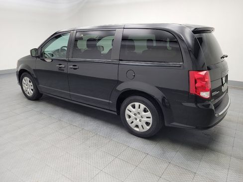 Used 2020 Dodge Grand Caravan SE image 3