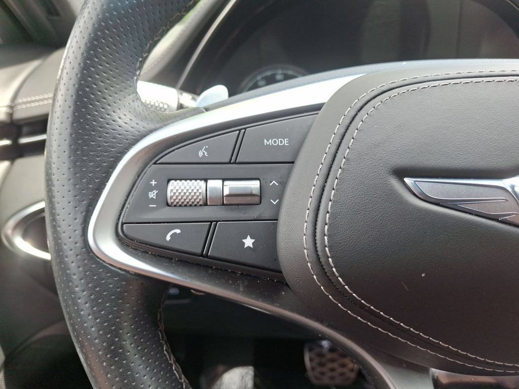Used 2025 Genesis GV70 3.5T Sport w/ Sport Advanced Package AWD/4WD image 17
