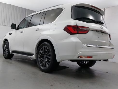 Used 2024 INFINITI QX80 Premium Select w/ Cargo Package image 3