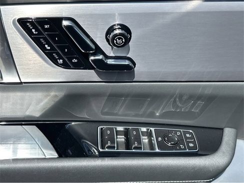 New 2026 Cadillac Vistiq Sport w/ LPO, Floor Liner Package image 34