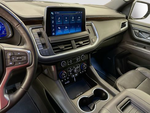 Used 2023 Chevrolet Suburban Premier image 26