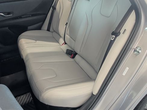 Certified 2025 Hyundai Elantra Limited FWD image 24