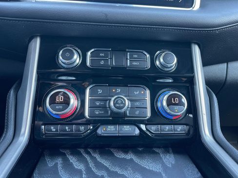 Used 2023 GMC Yukon XL Denali image 22