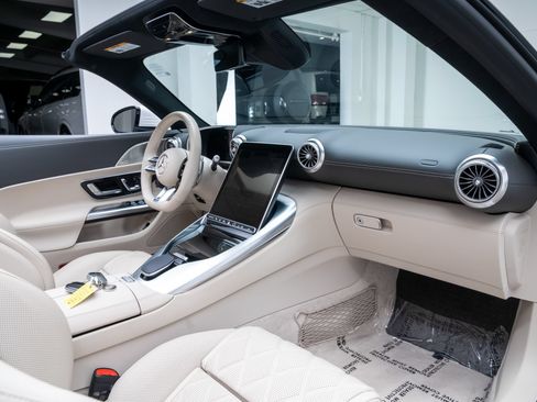 Used 2024 Mercedes-Benz SL 43 AMG image 28