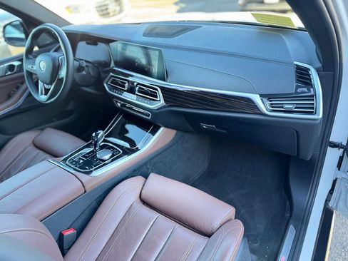 Used 2021 BMW X5 xDrive40i w/ Premium Package image 22