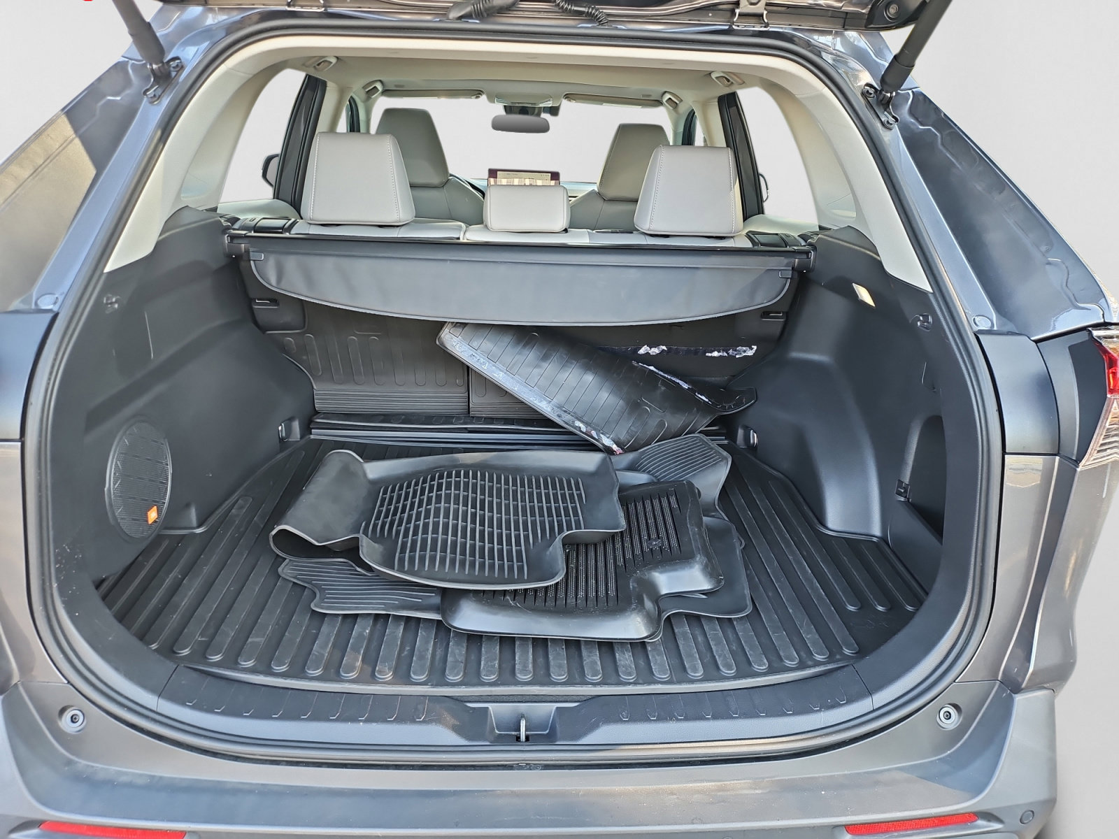 Used 2024 Toyota RAV4 XLE Premium w/ Weather Package FWD image 20