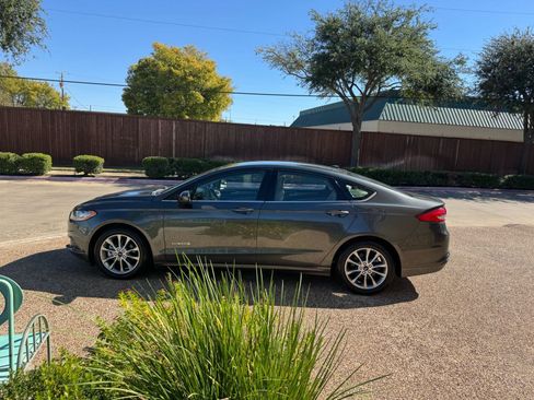 Used 2017 Ford Fusion S image 11