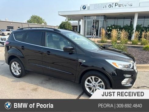 Used 2018 Ford Escape SE w/ SE Sync 3 Package AWD/4WD image 1