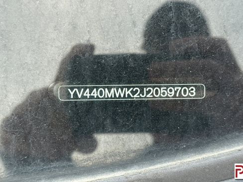 Used 2018 Volvo V60 T5 Cross Country image 3