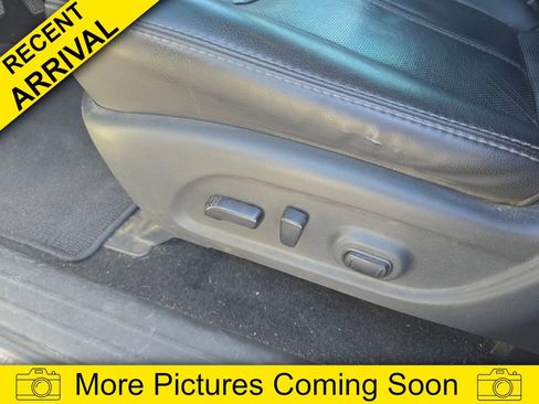 Used 2016 Nissan Pathfinder Platinum image 11