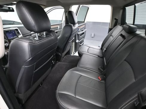 Used 2018 RAM 1500 Laramie w/ Convenience Group AWD/4WD image 31