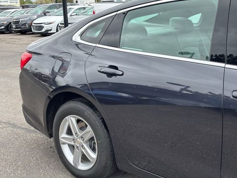 Used 2022 Chevrolet Malibu LS w/ Driver Confidence Package II FWD image 3