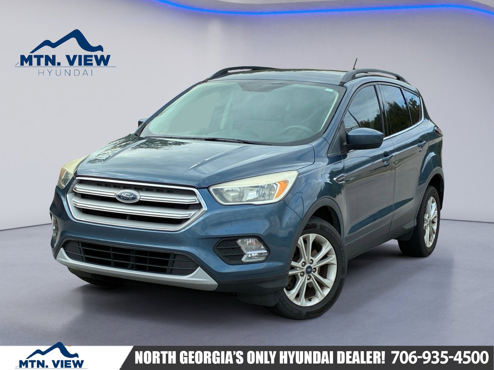 Used 2018 Ford Escape SE w/ SE Sync 3 Package AWD/4WD image 1