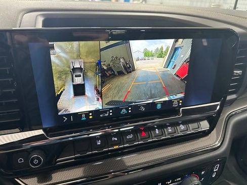 New 2026 Chevrolet Silverado 2500 ZR2 w/ LPO, Dark Essentials Package AWD/4WD image 17
