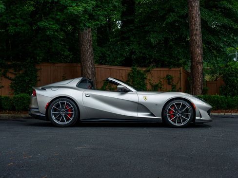Used 2022 Ferrari 812 GTS RWD image 4