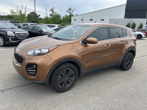 Used 2019 Kia Sportage LX AWD/4WD image 3