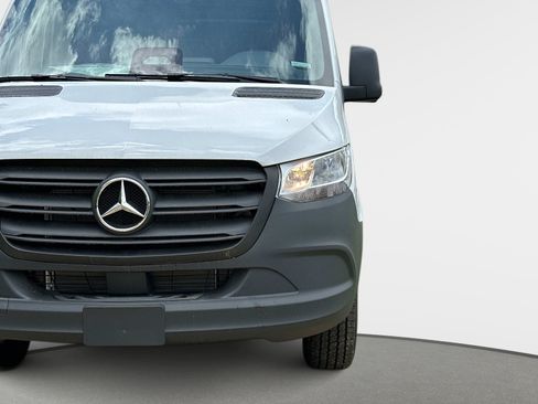 New 2025 Mercedes-Benz Sprinter 2500 image 9