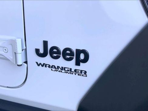 Used 2022 Jeep Wrangler Unlimited Sport image 33