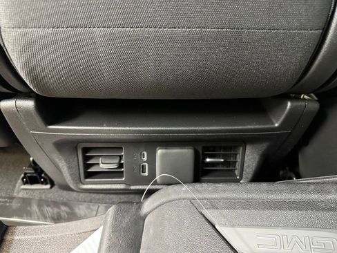 New 2026 GMC Sierra 1500 SLE image 18