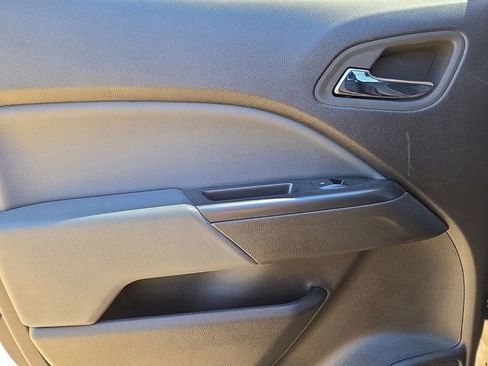Used 2015 Chevrolet Colorado Z71 AWD/4WD image 18