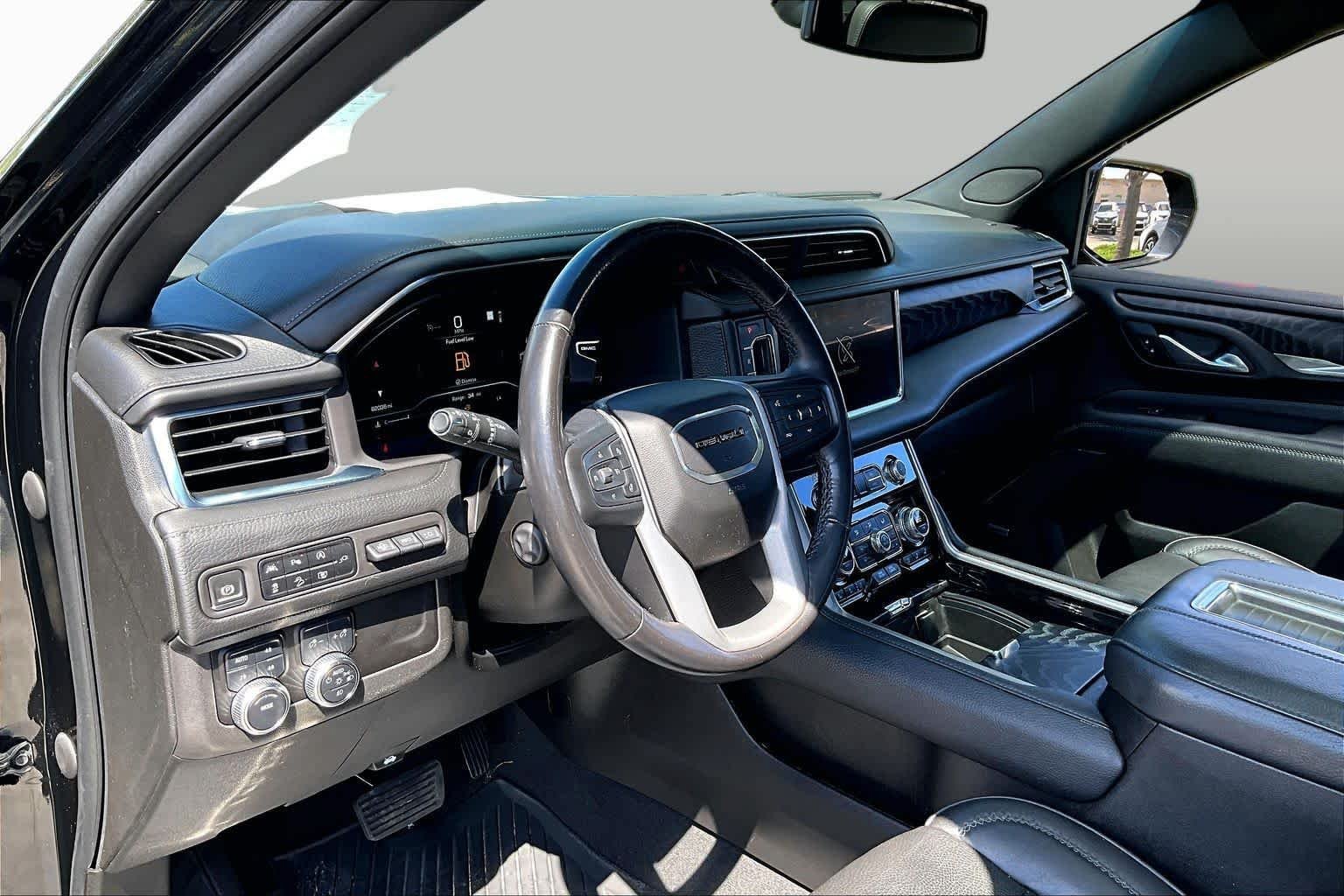 Used 2022 GMC Yukon Denali AWD/4WD image 24
