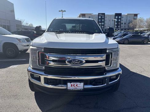 Used 2017 Ford F250 XLT w/ FX4 Off-Road Package image 3