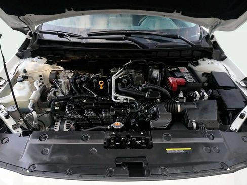 Used 2025 Nissan Altima 2.5 SV FWD image 12