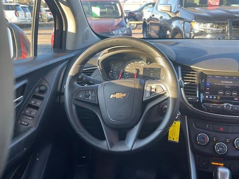 Used 2021 Chevrolet Trax LT image 17