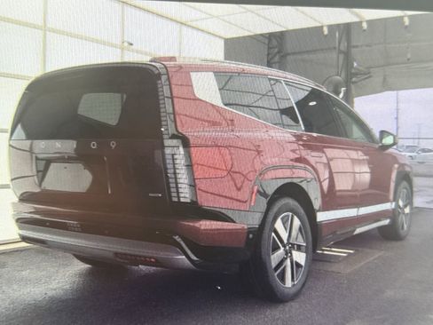 Used 2026 Hyundai Ioniq 9 SEL image 2