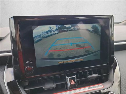 Used 2025 Toyota Corolla SE image 21