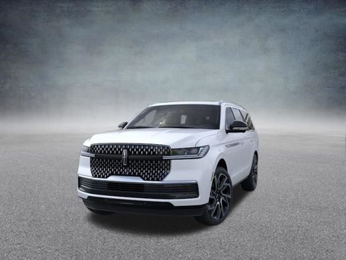 New 2026 Lincoln Navigator Reserve AWD/4WD image 3