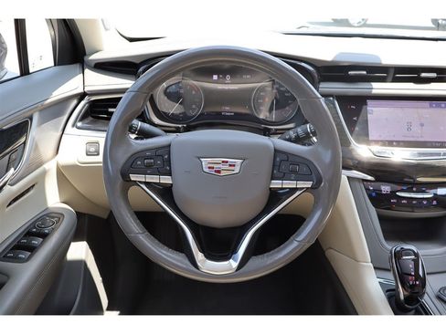 Used 2020 Cadillac XT6 Premium Luxury FWD image 10