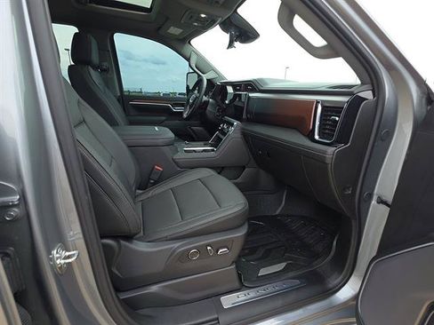 Used 2026 GMC Sierra 3500 Denali w/ Denali Reserve Package AWD/4WD image 21