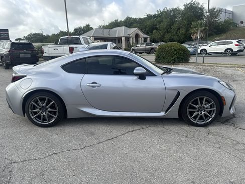 Used 2025 Subaru BRZ Premium RWD image 2