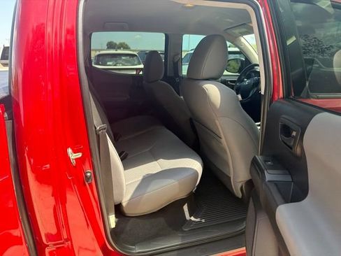 Used 2020 Toyota Tacoma SR w/ SR Convenience Package RWD image 21