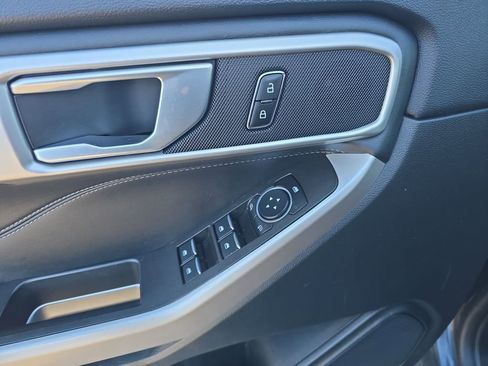 Used 2023 Ford Explorer XLT image 22