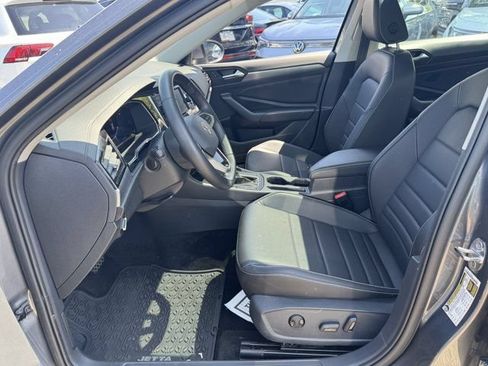 Used 2023 Volkswagen Jetta SE w/ Panoramic Sunroof Package FWD image 27