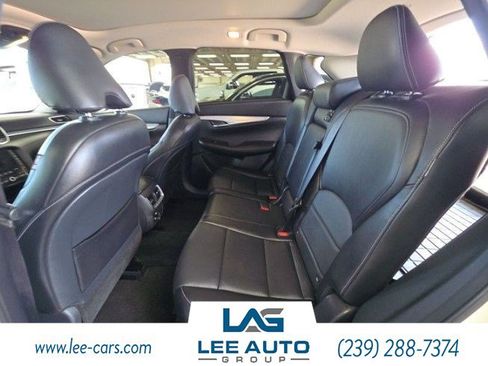 Used 2021 INFINITI QX50 Luxe FWD image 3