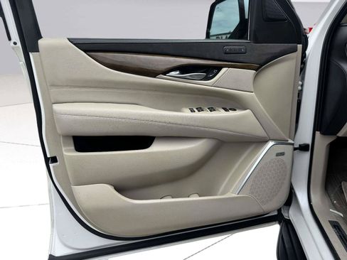 Used 2020 Cadillac Escalade Premium Luxury AWD/4WD image 18