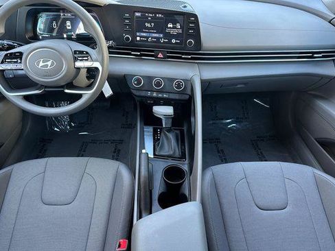Certified 2026 Hyundai Elantra SE FWD image 14