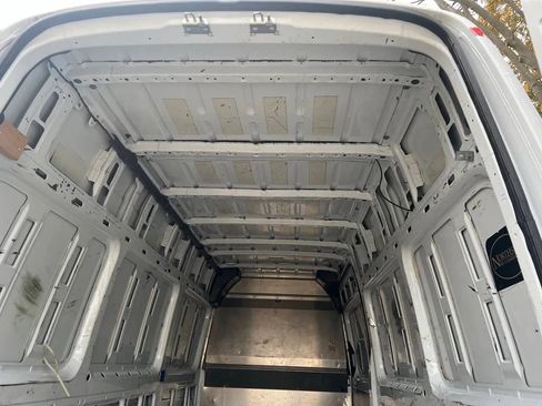 Used 2014 Freightliner Sprinter 2500 image 8