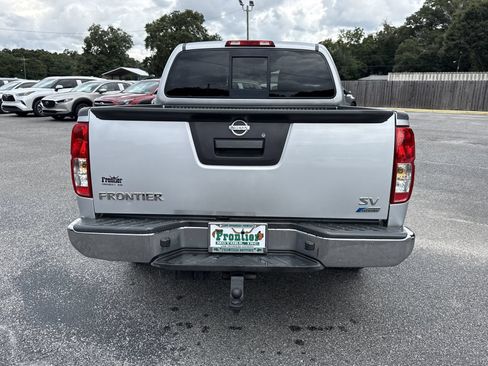 Used 2018 Nissan Frontier SV RWD image 4