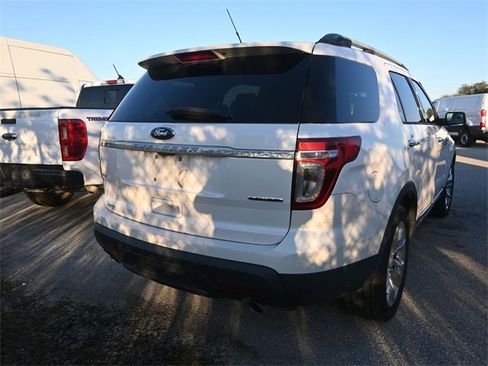 Used 2014 Ford Explorer XLT w/ Equipment Group 202A image 13