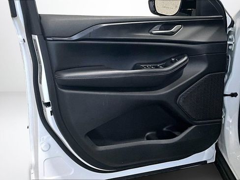 Used 2023 Jeep Grand Cherokee L Altitude image 20