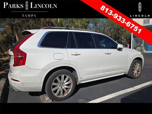 Used 2017 Volvo XC90 T6 Momentum w/ Vision Package image 16