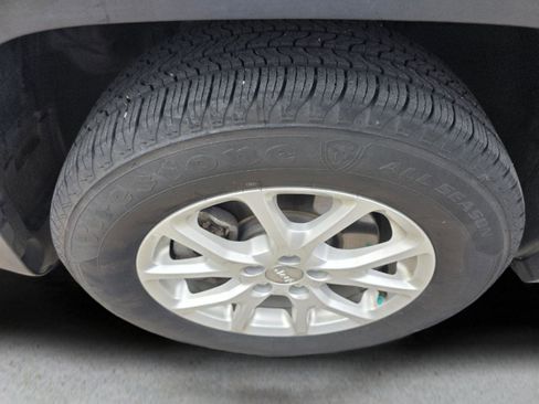 Used 2016 Jeep Cherokee Latitude w/ Safety/Convenience Group image 92