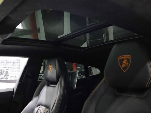 Used 2019 Lamborghini Urus image 29