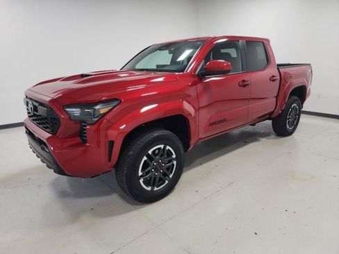 Used 2025 Toyota Tacoma TRD Sport image 9
