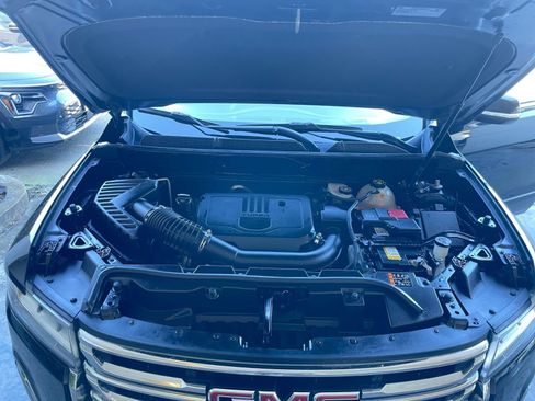 Used 2023 GMC Acadia SLT image 35